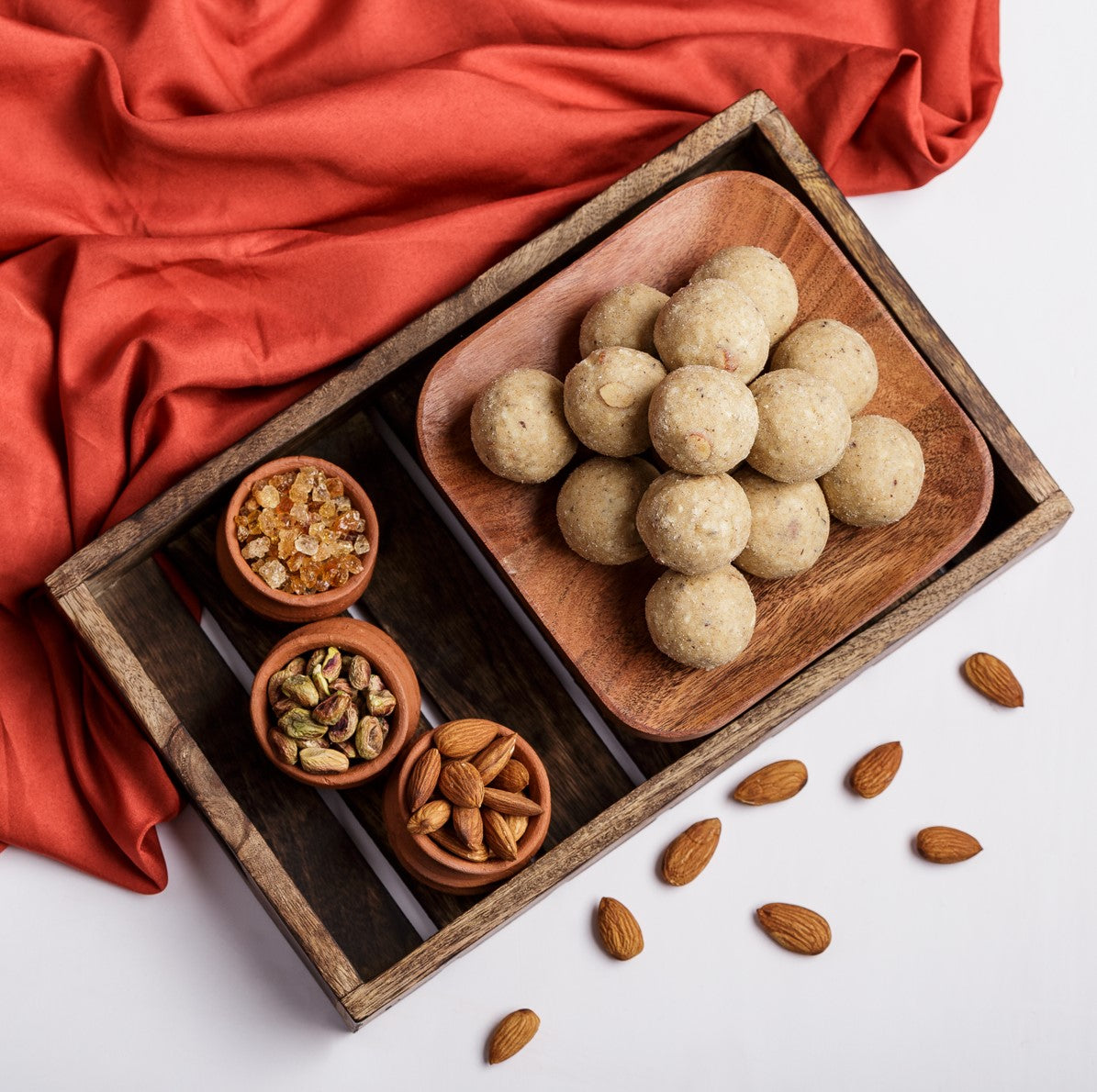 Gond-Giri Atta Laddu